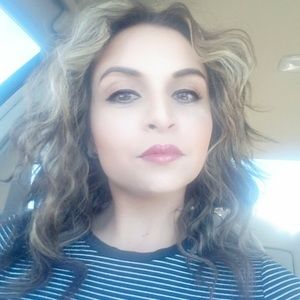 Meet your Posher, Ana